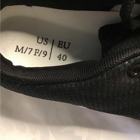 NIGHTMARE BEFORE CHRISTMAS THEMED SHOES - Picture 2 of 8